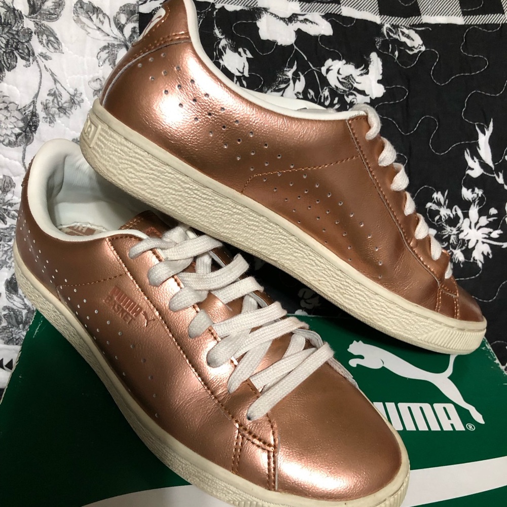 PUMA SNEAKERS RARE FIND!!!! Woman’s